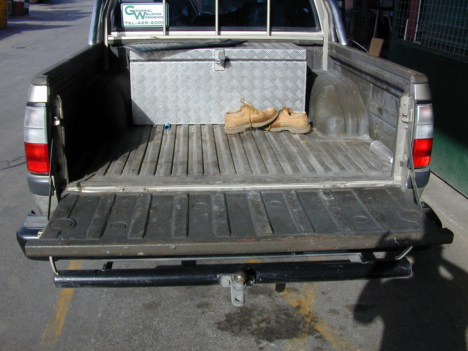 Rust-proof coating — Rust bedliner 01