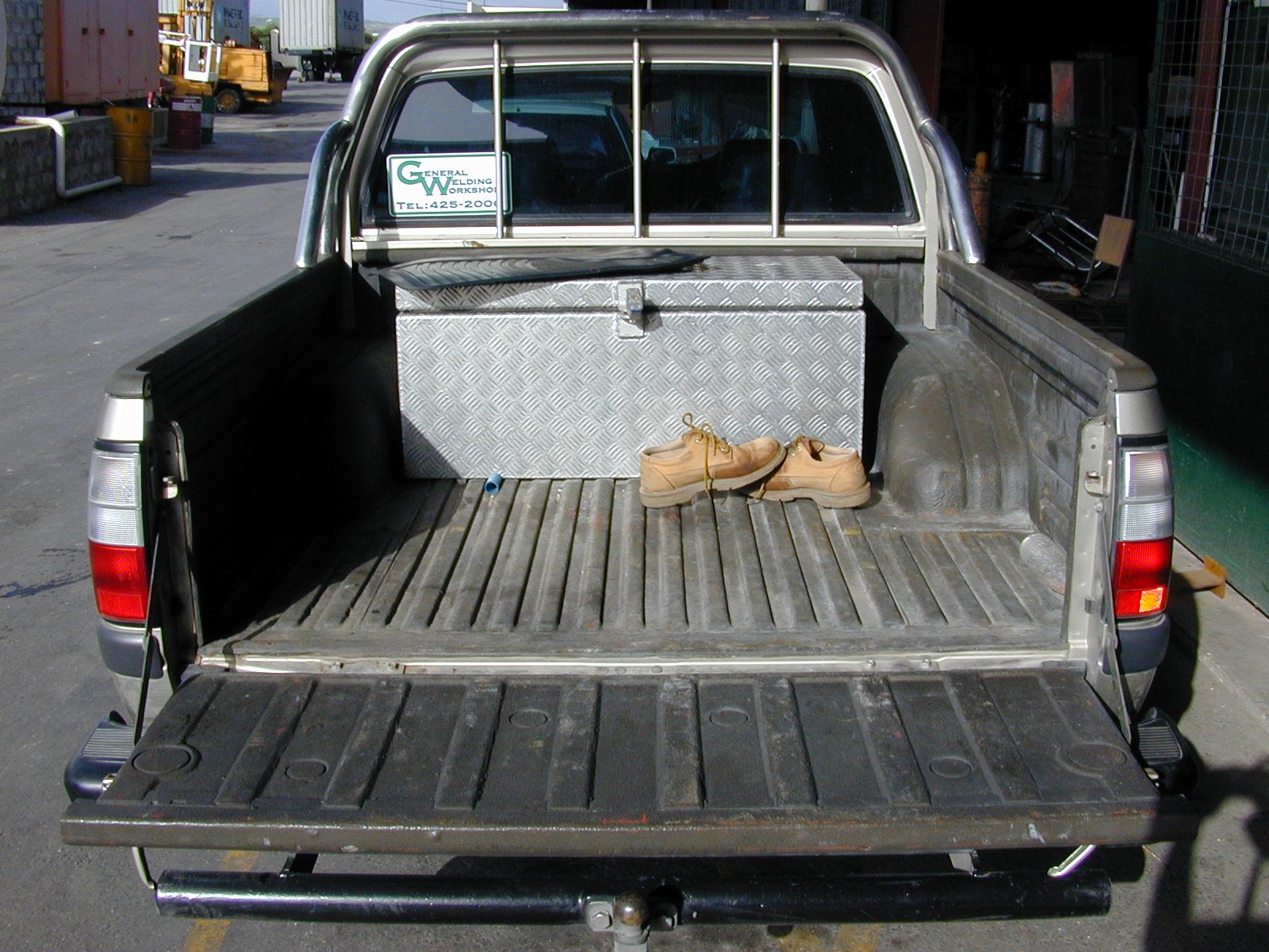 Rust-proof coating — Rust bedliner 02
