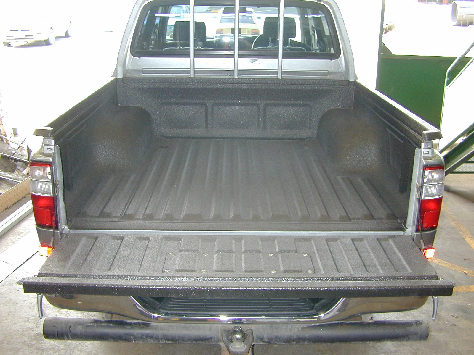 Rust-proof coating — Rust bedliner 03