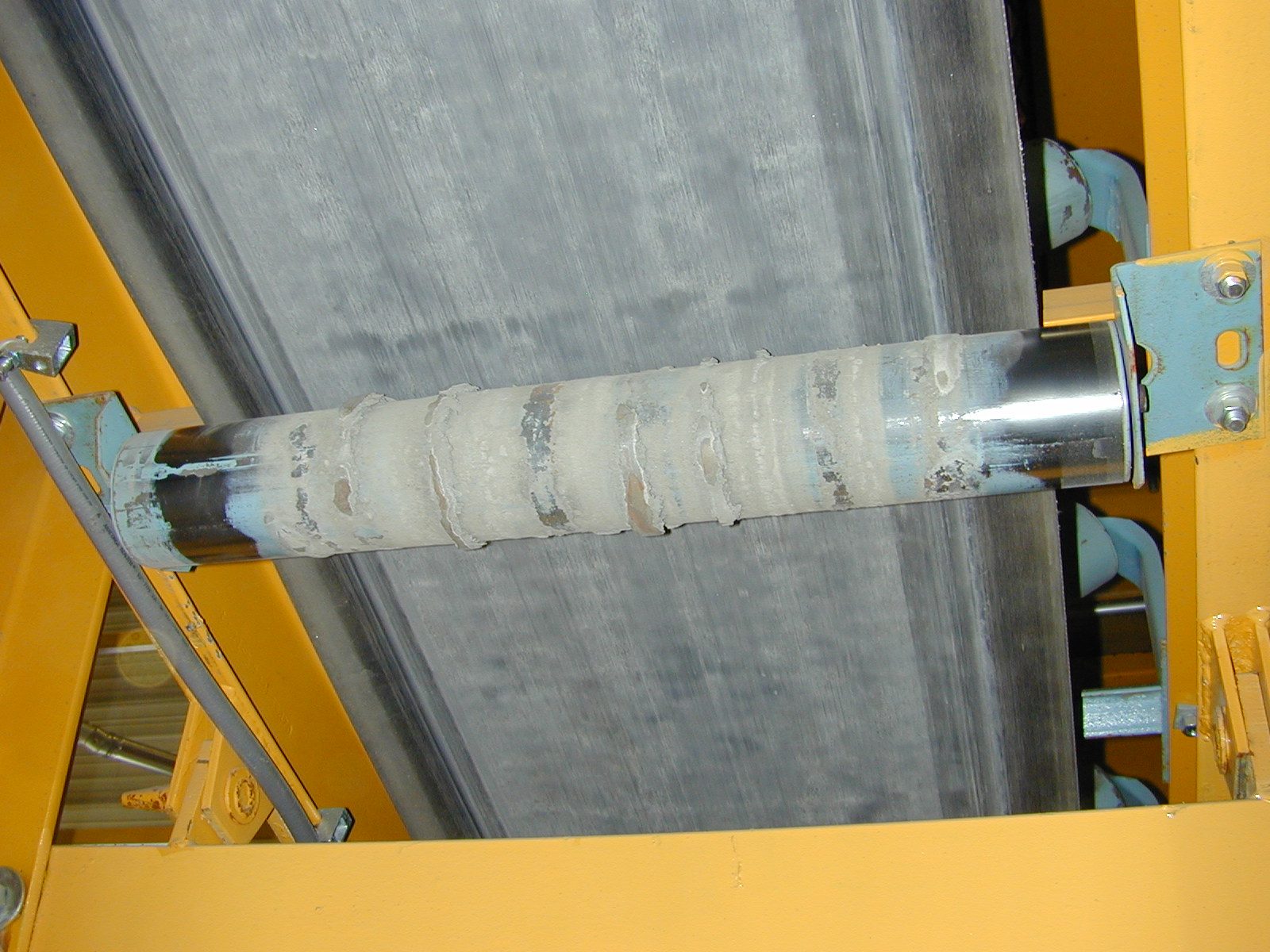 Corroded industrial conveyor structure before coating